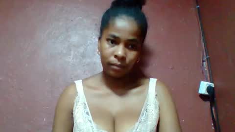 rovaelyah online show from 02/05/26, 02:43