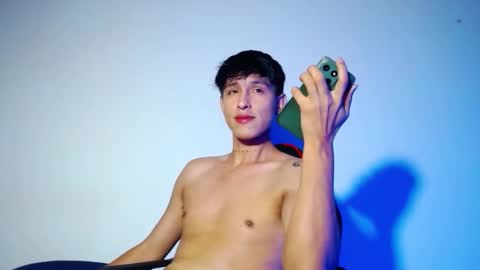 Snapshot of rowanboy23 chatting on 11/09/25, 01:04 rowanboy23 online show from 11/09/25, 01:04