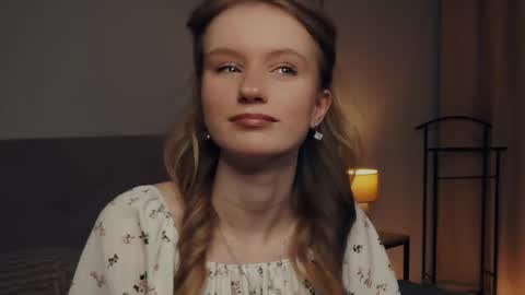 Snapshot of rowenacroyle chatting on 02/10/25, 01:01 Stella online show from 02/10/25, 01:01