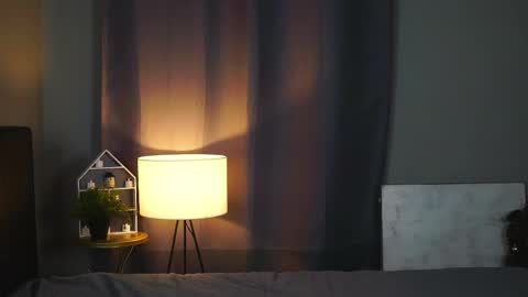 Snapshot of rowenacroyle chatting on 02/17/25, 04:59 Stella online show from 02/17/25, 04:59