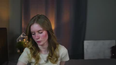 Snapshot of rowenacroyle chatting on 02/17/25, 08:04 Stella online show from 02/17/25, 08:04