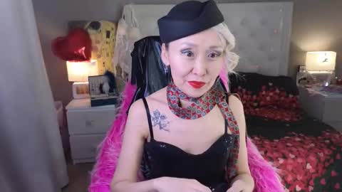 Snapshot of roxalanastar chatting on 03/31/26, 12:05 Roxalana online show from 03/31/26, 12:05