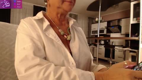 Snapshot of roxana_brooks chatting on 12/04/24, 02:26 Roxana online show from 12/04/24, 02:26