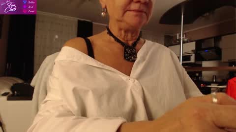 Snapshot of roxana_brooks chatting on 12/06/24, 02:17 Roxana online show from 12/06/24, 02:17