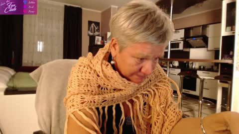 Snapshot of roxana_brooks chatting on 12/13/24, 06:16 Roxana online show from 12/13/24, 06:16