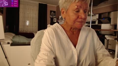 Snapshot of roxana_brooks chatting on 12/14/24, 04:09 Roxana online show from 12/14/24, 04:09