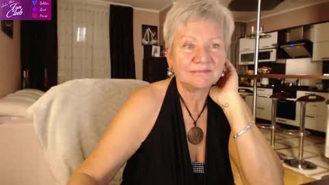 Snapshot of roxana_brooks chatting on 12/16/24, 03:00 Roxana online show from 12/16/24, 03:00