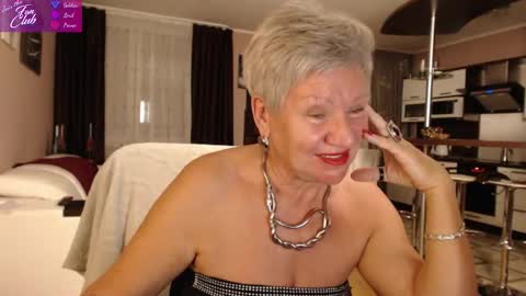 Snapshot of roxana_brooks chatting on 12/27/24, 06:10 Roxana online show from 12/27/24, 06:10