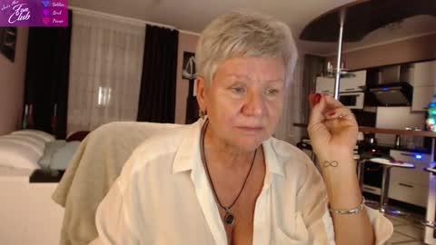 Snapshot of roxana_brooks chatting on 12/28/24, 06:29 Roxana online show from 12/28/24, 06:29