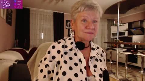 Snapshot of roxana_brooks chatting on 12/29/24, 07:43 Roxana online show from 12/29/24, 07:43