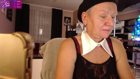 Snapshot of roxana_brooks chatting on 12/30/24, 05:02 Roxana online show from 12/30/24, 05:02