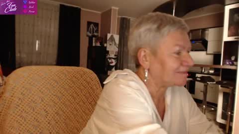 Snapshot of roxana_brooks chatting on 01/16/25, 04:50 Roxana online show from 01/16/25, 04:50