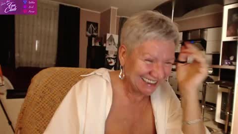Snapshot of roxana_brooks chatting on 01/16/25, 07:52 Roxana online show from 01/16/25, 07:52