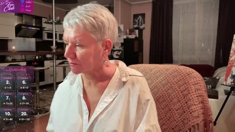 Snapshot of roxana_brooks chatting on 01/20/25, 04:12 Roxana online show from 01/20/25, 04:12