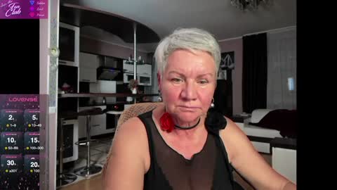 Snapshot of roxana_brooks chatting on 01/25/25, 04:03 Roxana online show from 01/25/25, 04:03