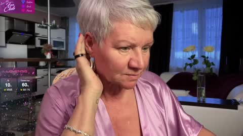 Snapshot of roxana_brooks chatting on 01/26/25, 01:58 Roxana online show from 01/26/25, 01:58