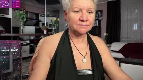 Snapshot of roxana_brooks chatting on 02/10/25, 06:45 Roxana online show from 02/10/25, 06:45