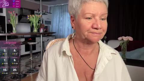 Snapshot of roxana_brooks chatting on 03/11/25, 01:34 Roxana online show from 03/11/25, 01:34