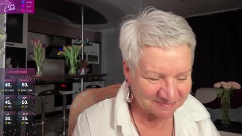 Snapshot of roxana_brooks chatting on 03/11/25, 04:40 Roxana online show from 03/11/25, 04:40