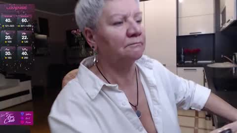 Roxana online show from 11/18/25, 02:43