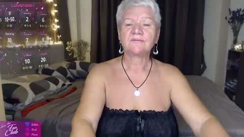 Roxana online show from 05/18/26, 02:23