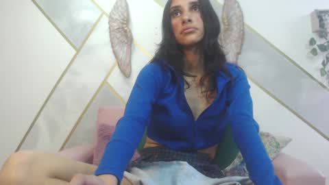 Snapshot of roxana_cyrano chatting on 12/04/24, 07:34 online show from 12/04/24, 07:34