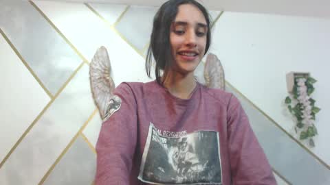 Snapshot of roxana_cyrano chatting on 02/17/25, 06:37 online show from 02/17/25, 06:37