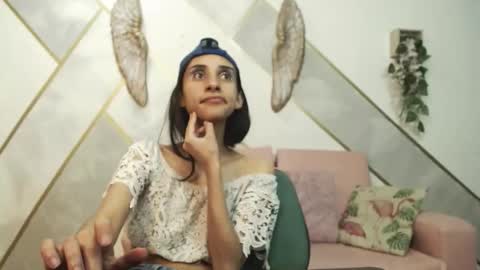 Snapshot of roxana_cyrano chatting on 10/10/25, 10:20 online show from 10/10/25, 10:20