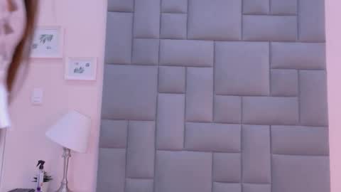 Roxana   online show from 10/12/25, 05:23