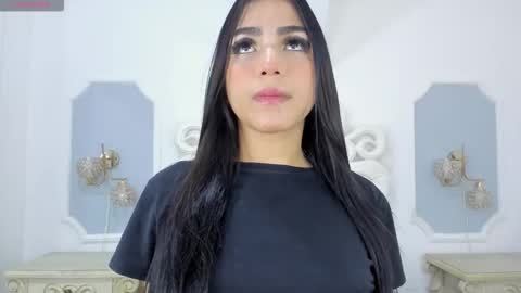 Snapshot of roxana_scott1 chatting on 10/14/25, 04:13 roxana_scott1 online show from 10/14/25, 04:13