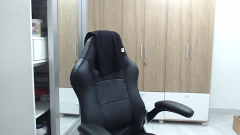 Snapshot of roxanalove7 chatting on 12/19/24, 09:17 Roxana online show from 12/19/24, 09:17