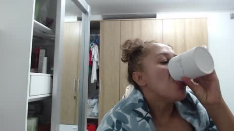 Snapshot of roxanalove7 chatting on 12/24/24, 01:16 Roxana online show from 12/24/24, 01:16