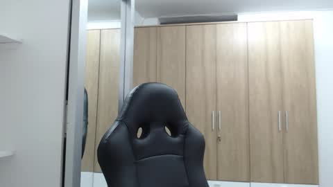 Snapshot of roxanalove7 chatting on 01/01/25, 08:37 Roxana online show from 01/01/25, 08:37