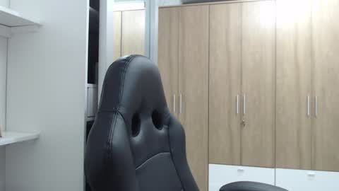 Snapshot of roxanalove7 chatting on 01/02/25, 02:43 Roxana online show from 01/02/25, 02:43