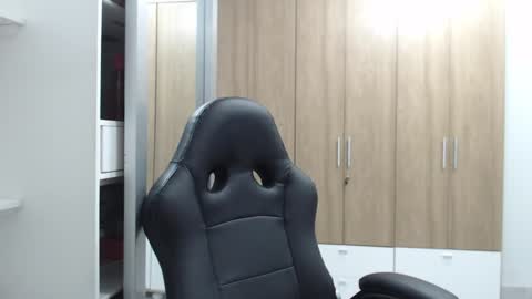 Snapshot of roxanalove7 chatting on 01/04/25, 11:17 Roxana online show from 01/04/25, 11:17