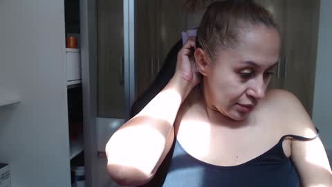 Snapshot of roxanalove7 chatting on 01/07/25, 06:56 Roxana online show from 01/07/25, 06:56