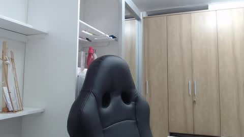 Snapshot of roxanalove7 chatting on 01/11/25, 12:55 Roxana online show from 01/11/25, 12:55