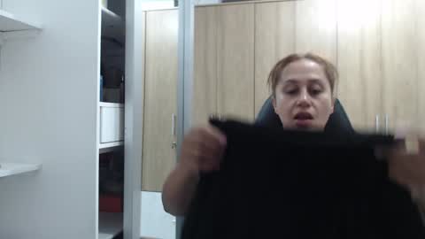 Snapshot of roxanalove7 chatting on 01/15/25, 01:12 Roxana online show from 01/15/25, 01:12