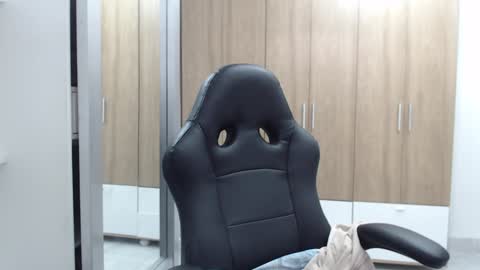 Snapshot of roxanalove7 chatting on 02/01/25, 10:02 Roxana online show from 02/01/25, 10:02