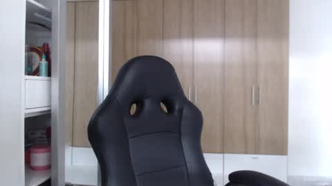 Snapshot of roxanalove7 chatting on 02/02/25, 06:53 Roxana online show from 02/02/25, 06:53