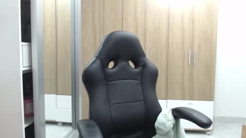 Snapshot of roxanalove7 chatting on 02/06/25, 01:27 Roxana online show from 02/06/25, 01:27