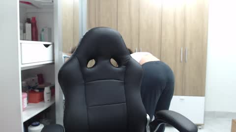 Snapshot of roxanalove7 chatting on 02/07/25, 03:23 Roxana online show from 02/07/25, 03:23