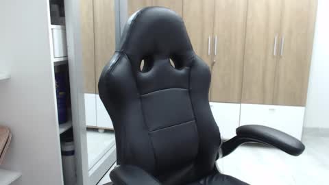 Snapshot of roxanalove7 chatting on 02/16/25, 10:32 Roxana online show from 02/16/25, 10:32