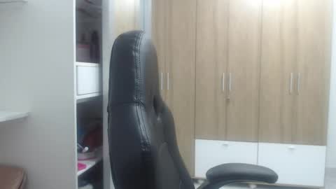 Snapshot of roxanalove7 chatting on 02/20/25, 01:03 Roxana online show from 02/20/25, 01:03