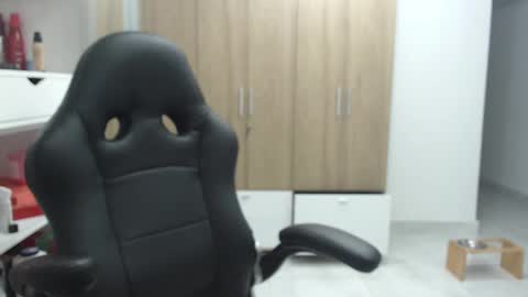 Snapshot of roxanalove7 chatting on 02/26/25, 04:47 Roxana online show from 02/26/25, 04:47