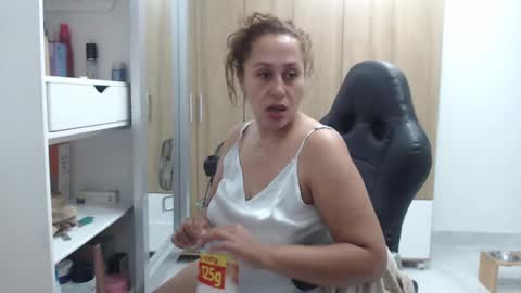 Snapshot of roxanalove7 chatting on 03/10/25, 04:38 Roxana online show from 03/10/25, 04:38