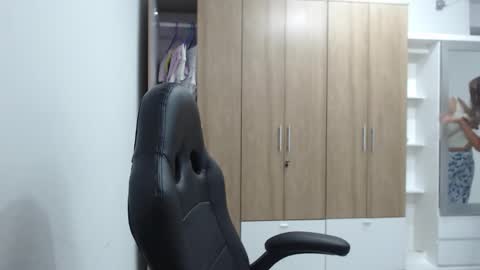 Roxana online show from 11/27/25, 07:38