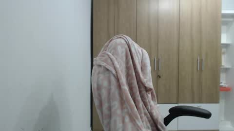 Snapshot of roxanalove7 chatting on 04/19/26, 01:27 Roxana online show from 04/19/26, 01:27