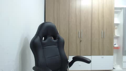 Snapshot of roxanalove7 chatting on 04/29/26, 12:27 Roxana online show from 04/29/26, 12:27
