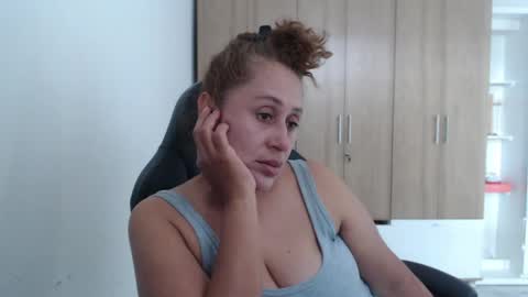 Snapshot of roxanalove7 chatting on 04/30/26, 06:36 Roxana online show from 04/30/26, 06:36
